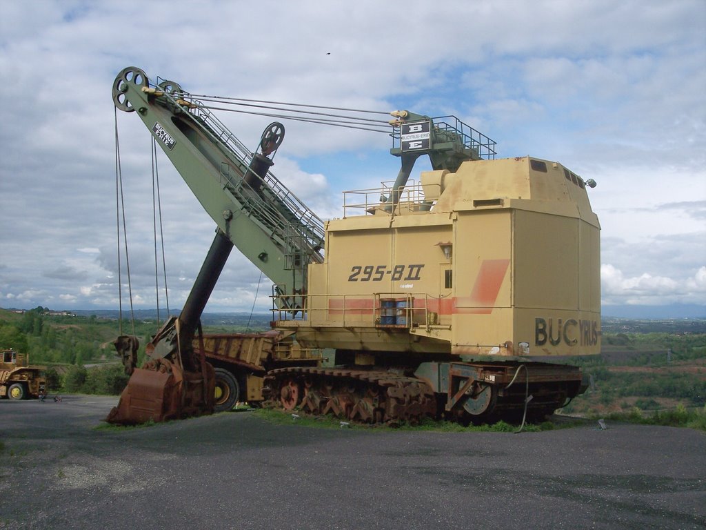 CARMAUX - Engins minier à CAP DECOUVERTE. by Jean THIERS