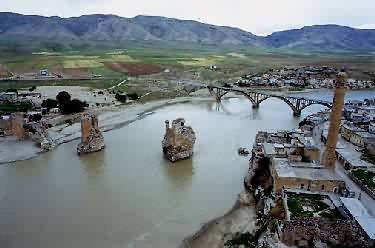 Hasankeyf by Nurettin Peşkircioğl…