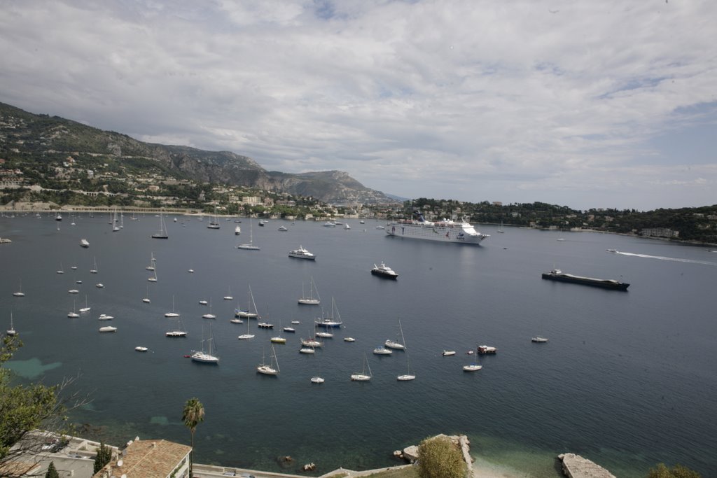 Villefranche bay by ronster