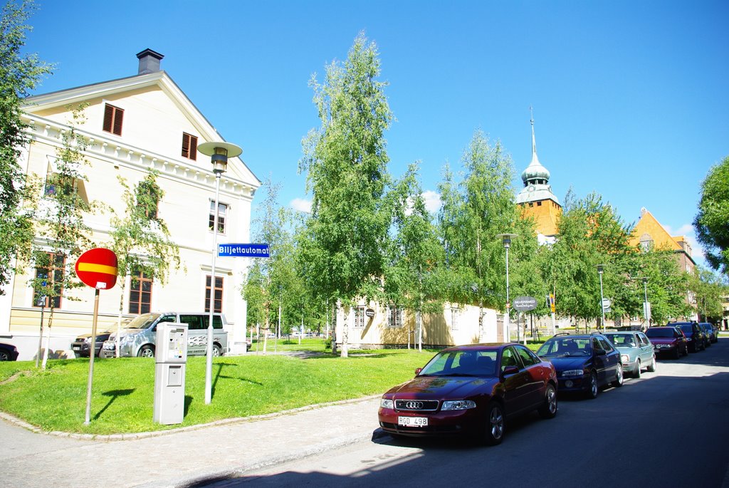 Parking in the street. by ☮Ronan 60 countries☮