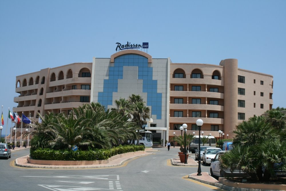 Radisson SAS Bay Point Hotel, St Julians, Malta by Graeme Bird