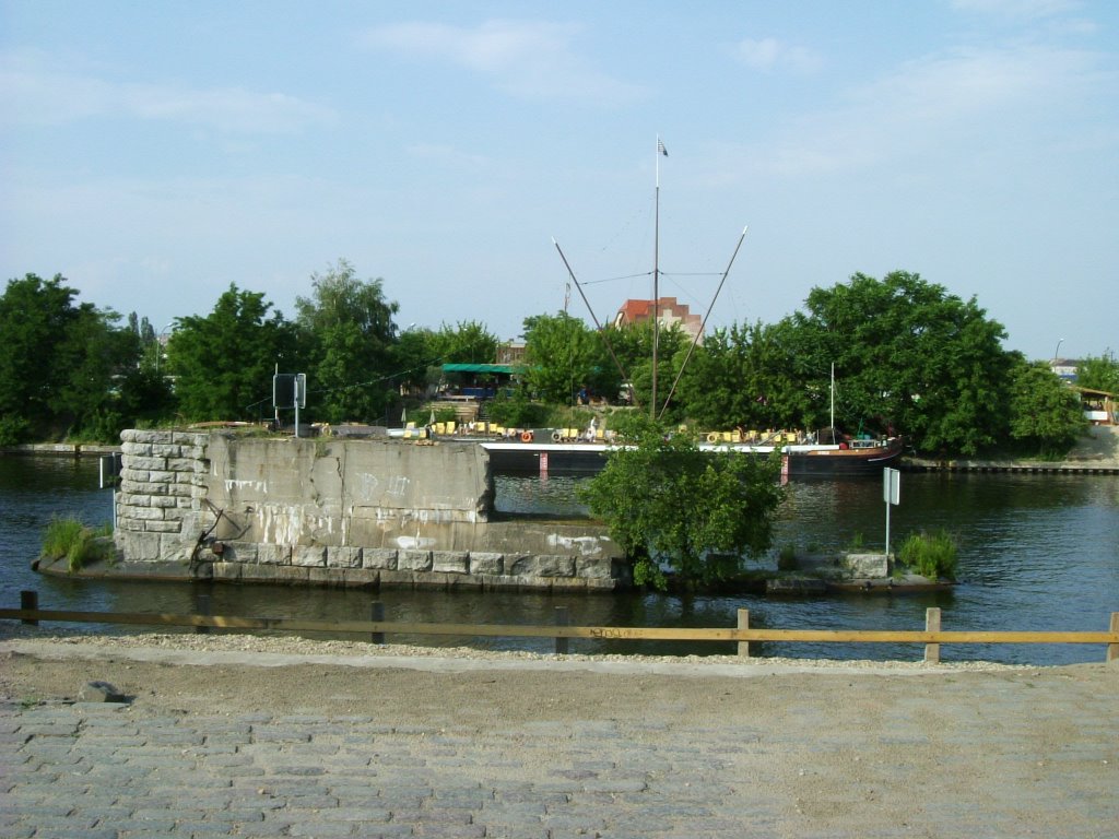 Brommybrücke, Oststrand by suntzu