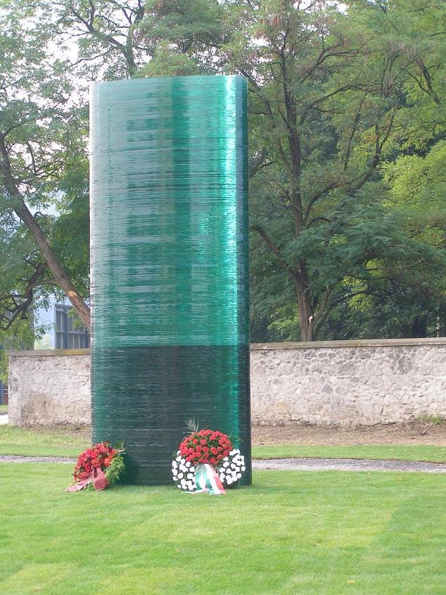 Obelisk nádeje pri Parku ušľachtilých duší vo Zvolene by Vladimír Ježovič