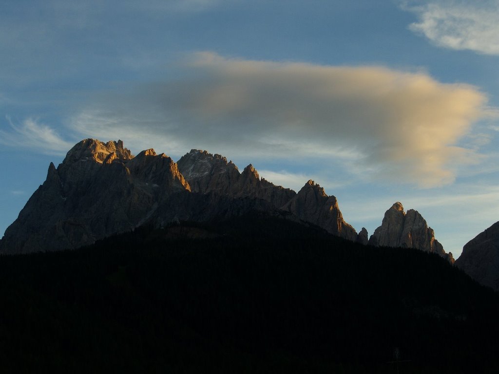 Croda Rossa, Cima Undici e Cima Dodici dall'Hotel Holzer di Moso di Sesto by antonio.aina