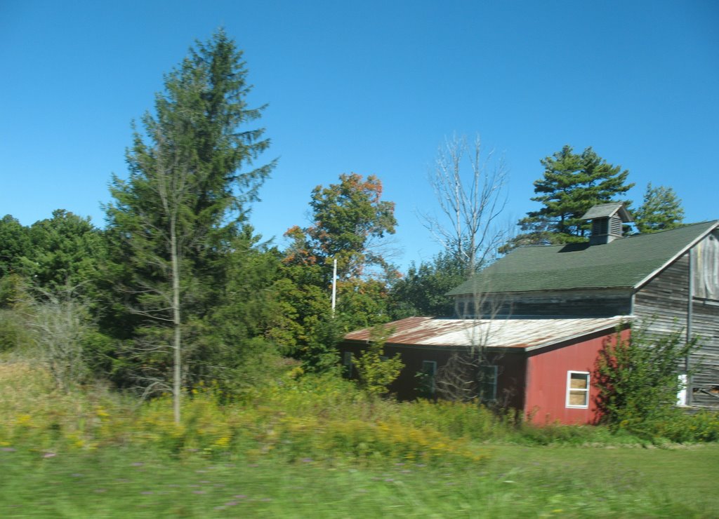 Old barn and red extension by sacoo