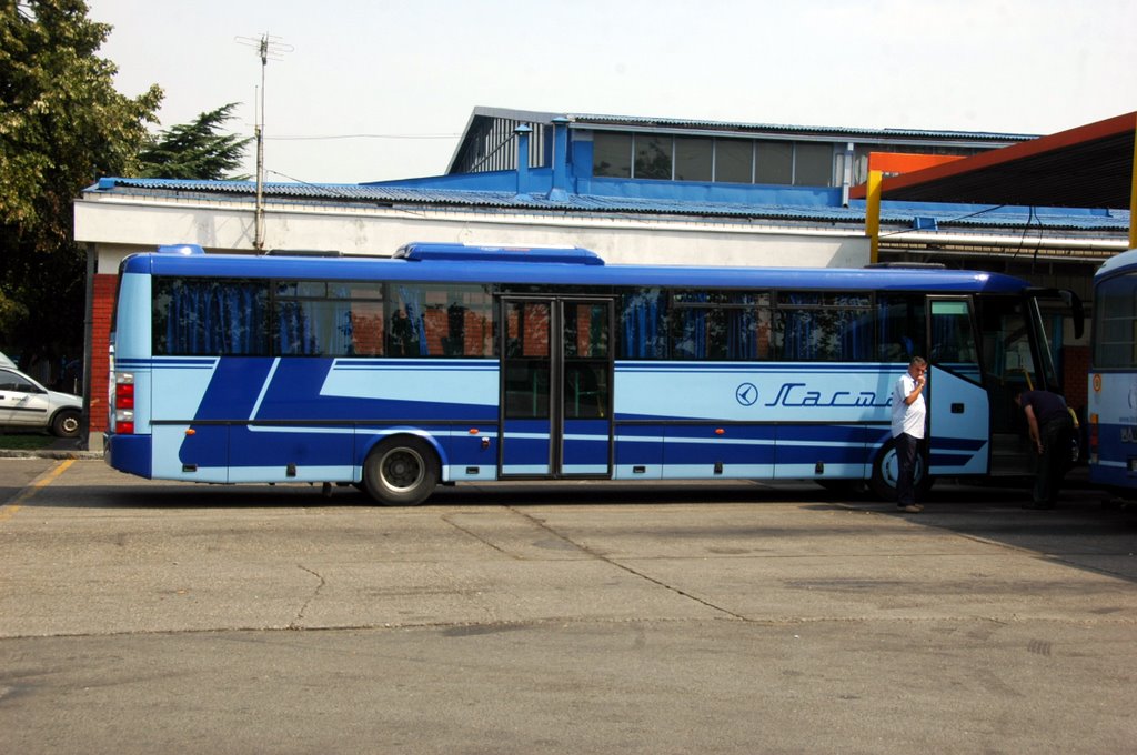 Autobus Laste by Teča sa Dunava