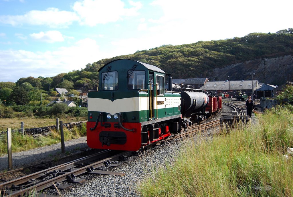 'Castell Cricieth' hauls a freight train for Harbour station by Peter_private_box