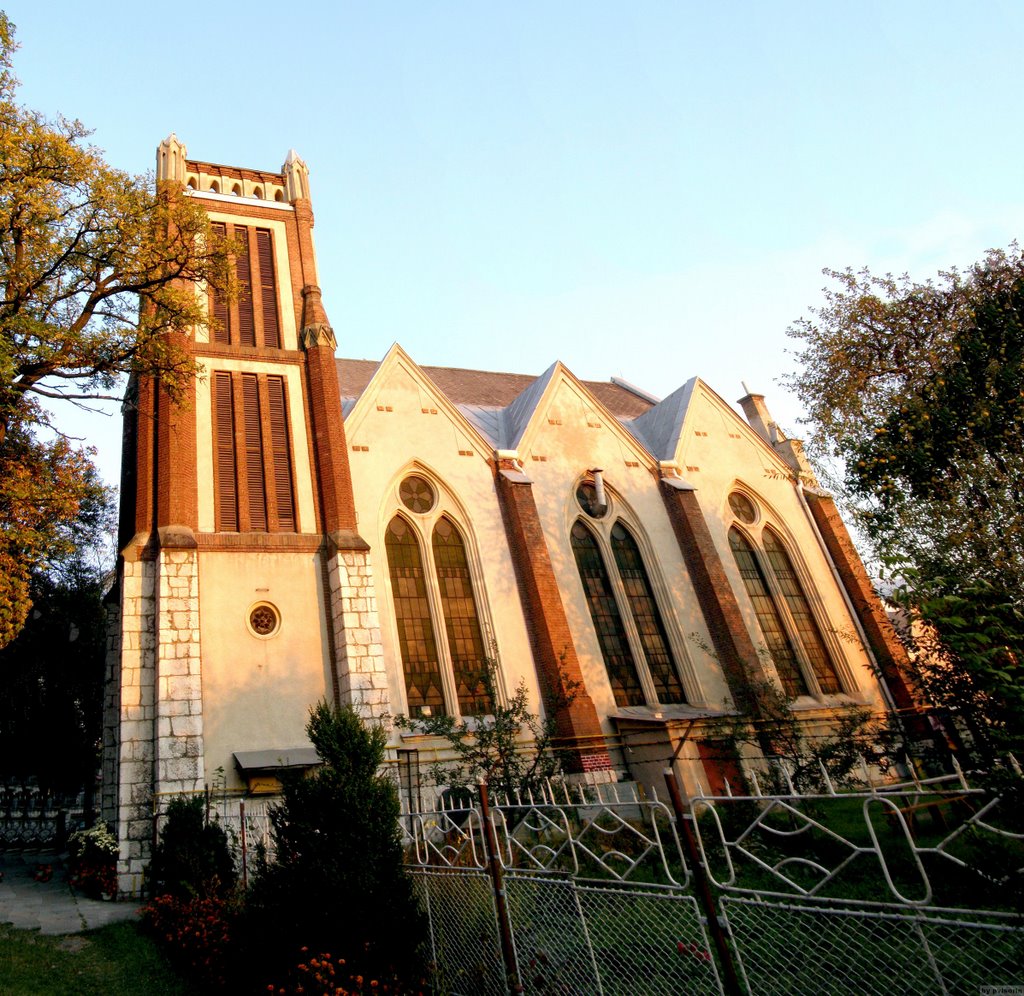 Biserica Romano-Catolică din Vulcan by pvlsorin