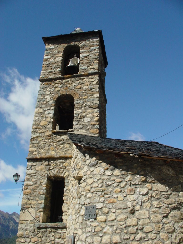 Iglesia en la plaza, Cerler by rutas