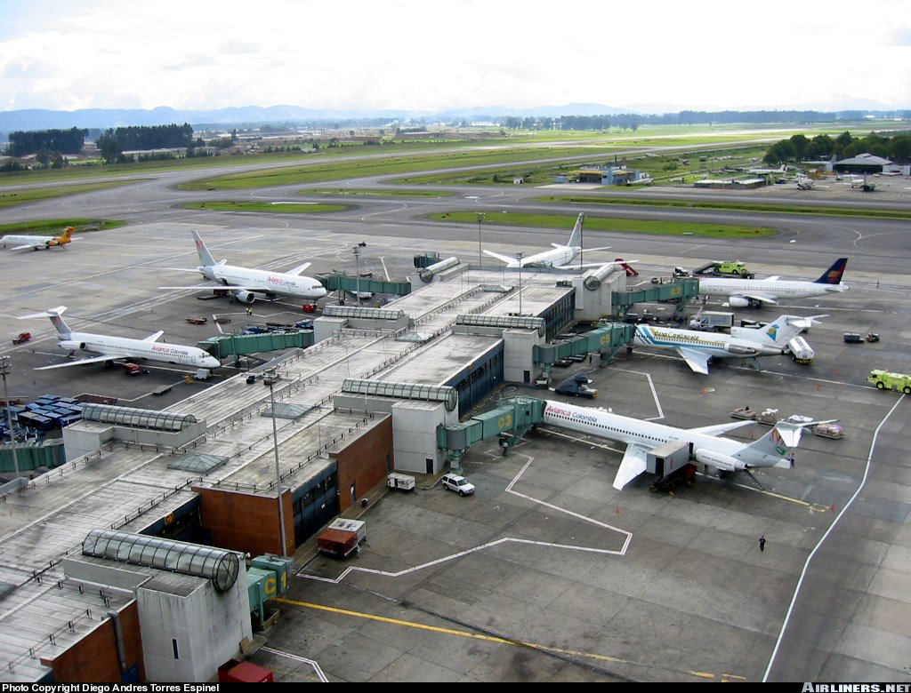 Muelle internacional Bogota airport by Danival