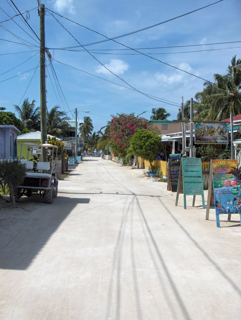 Caye Caulker - Front Street by scusiak