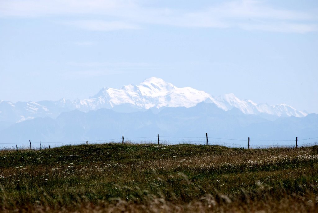 Mont-Blanc vu du Creux-du-Van by Janchveu Chevrolet