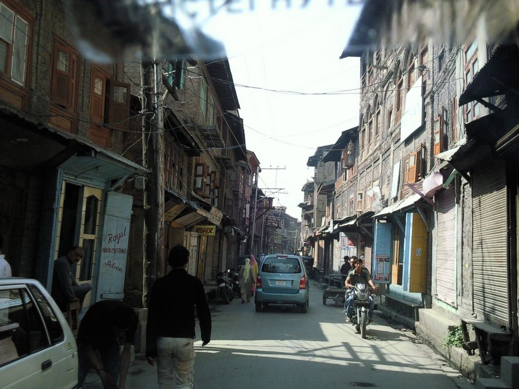 Une rue du Centre Ville by David Vaucher