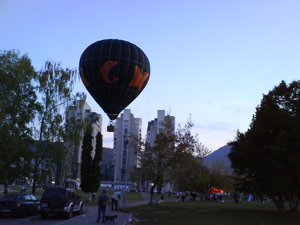 Brasov; Balon cu aer cald by Kelemen Dan