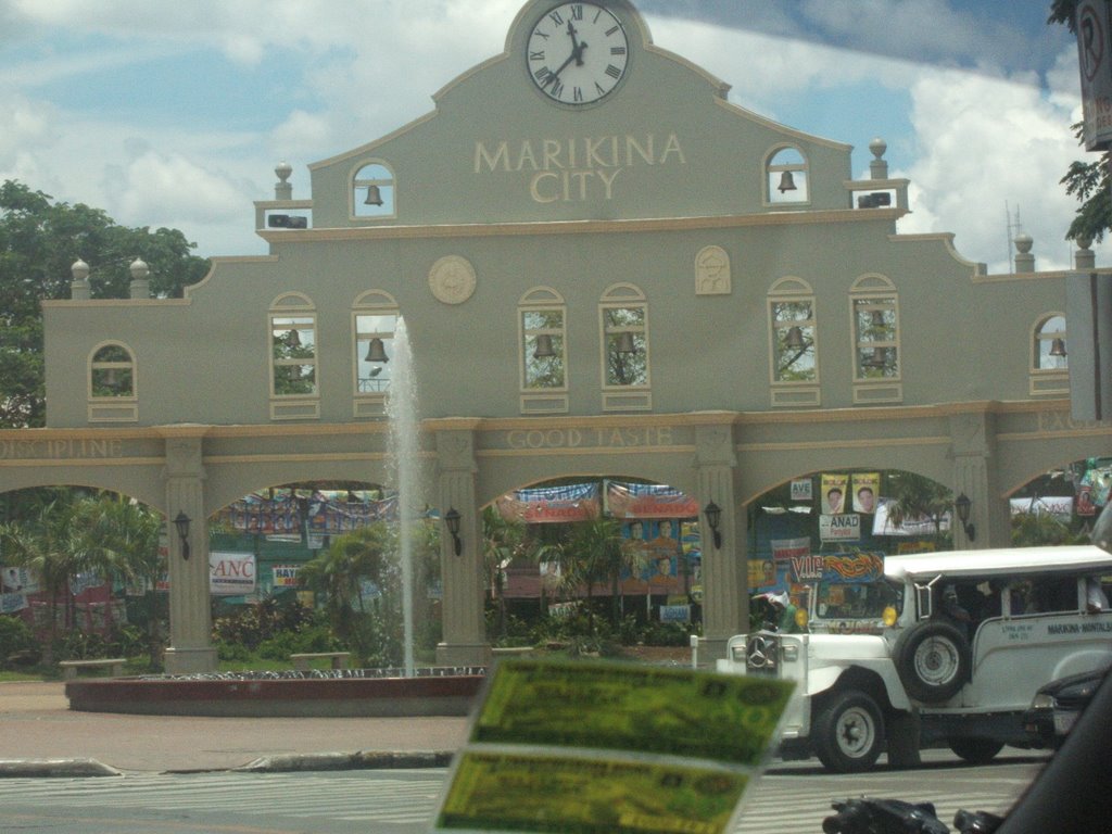 Marikina Arch! by traveler101