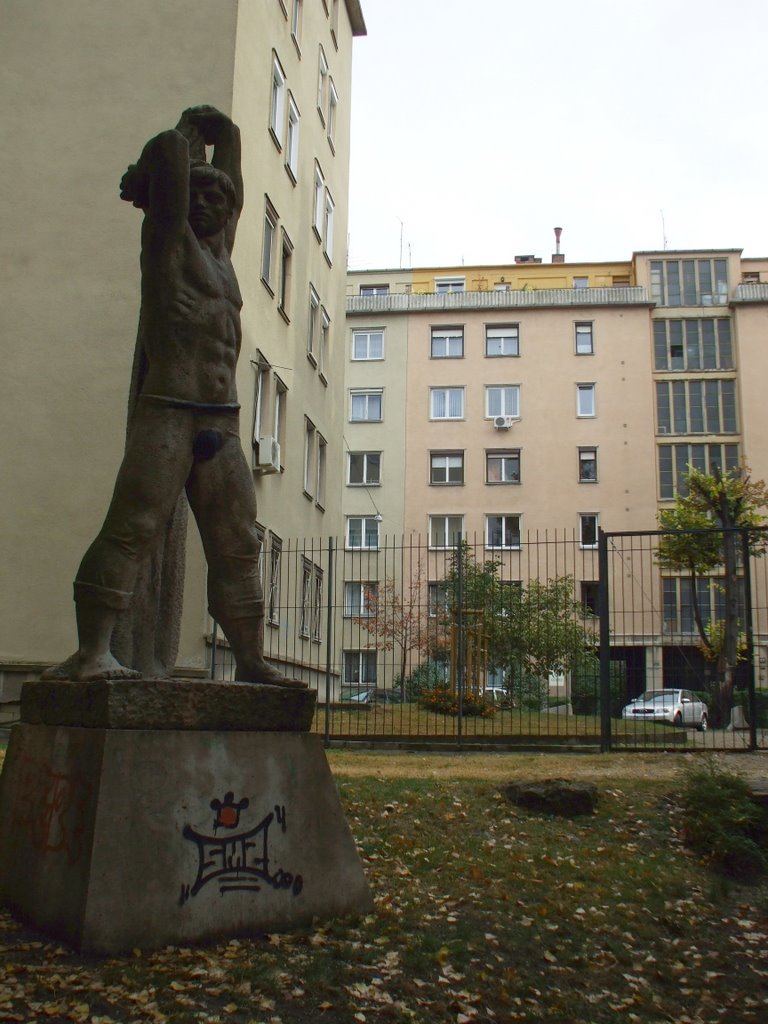 200910111313 Az Erőmű utcai játszótéri szobor (Statue of a playground) by Kornél2009