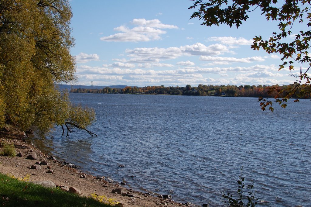 Carillon at Outaouais Rive by klapcha