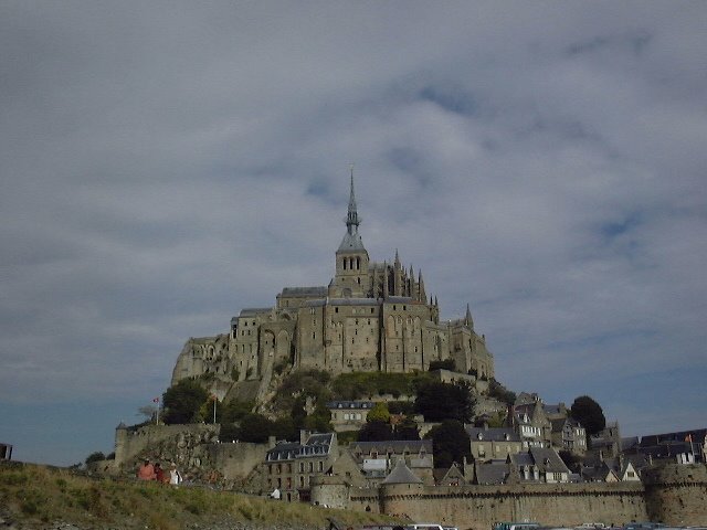 Mont Saint Michel by Aki Kuwahara