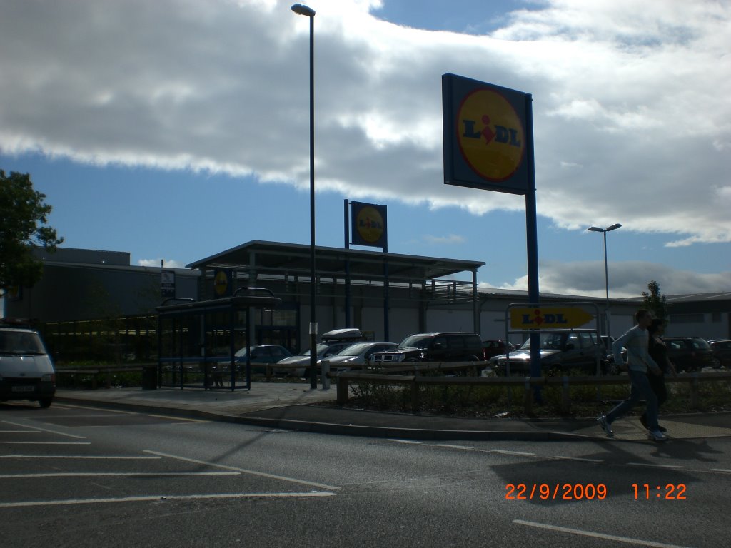 LIDL Supermarket by posborne