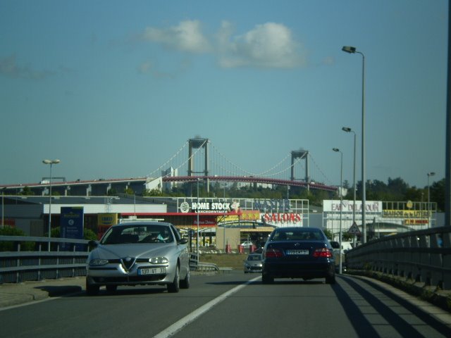 Pont d'Aquitaine, Burdeos by Chufito