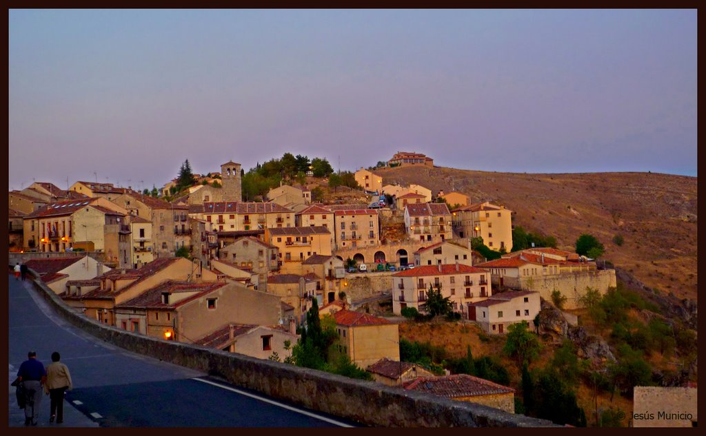 Paseando Sepúlveda al atardecer 1 (abrir) by Jesús Municio