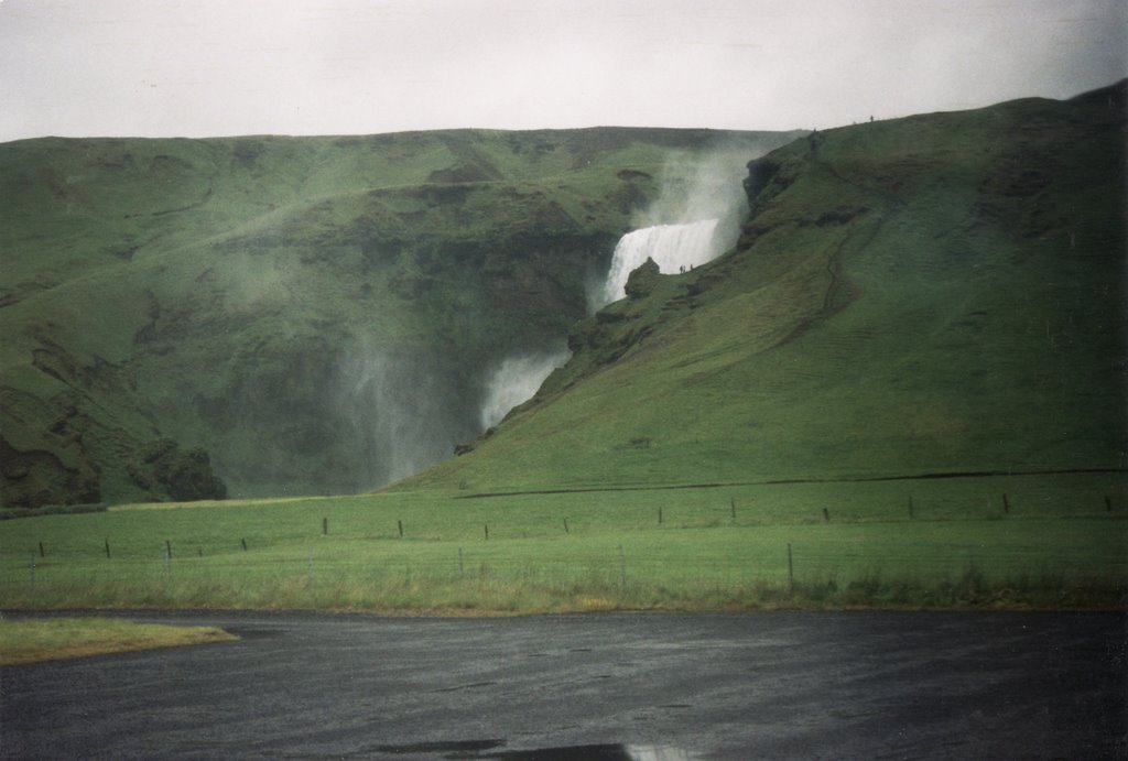 Skogafoss by carlosnow