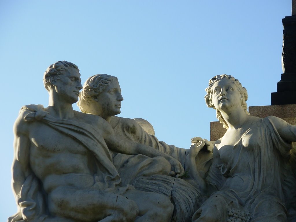 Detalle Monumento a Mitre by euferal