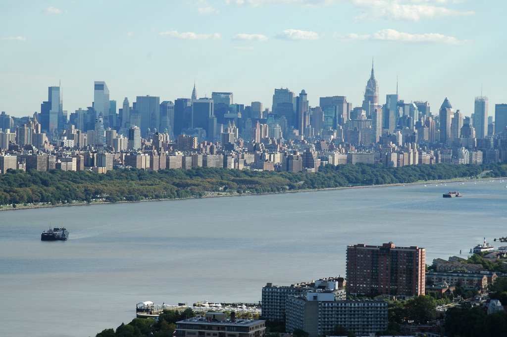 View of NYC from Colony Apartments, Fort Lee by mmadigan