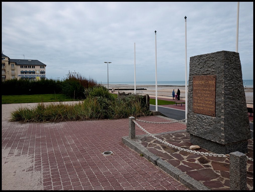 Langrune le monument au 48eme Commando by JiPR