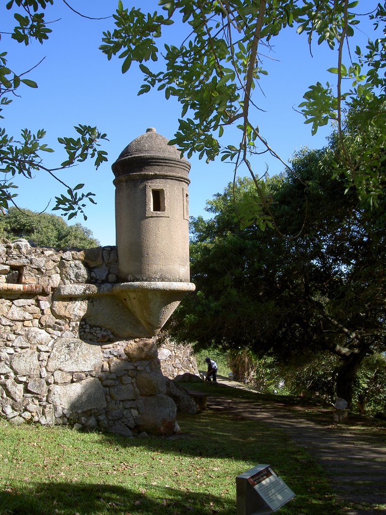 Forte de São José da Ponta Grossa by Loly Yonekura