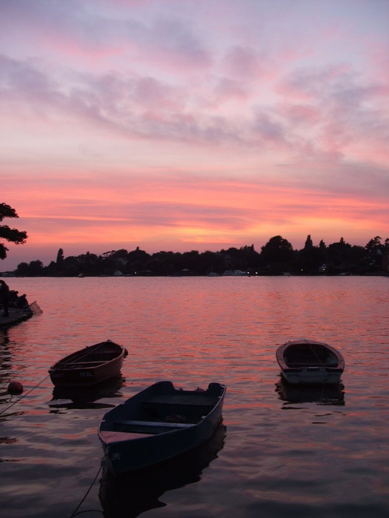 Early evening on Oulton Broad (Mid September) by Denny Teasdale