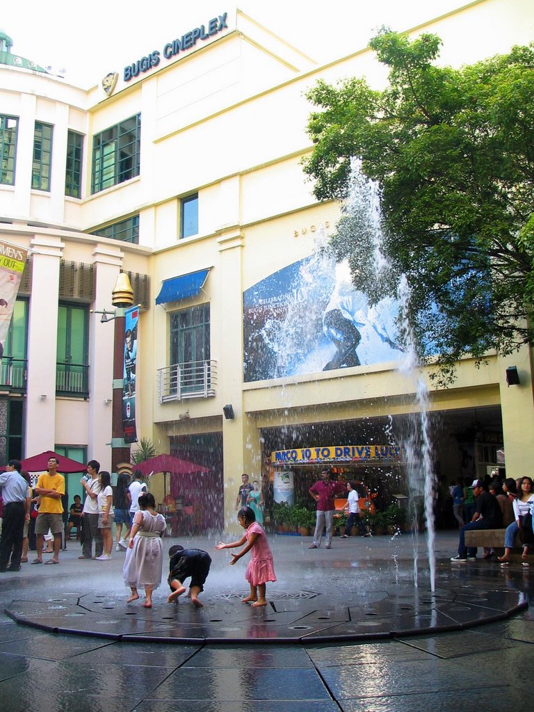 Bugis Fountain (By ZH) by ripplezh