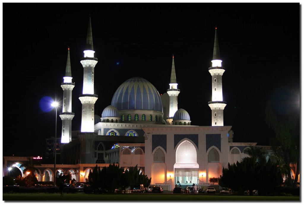 Masjid Negeri by Leo Ma