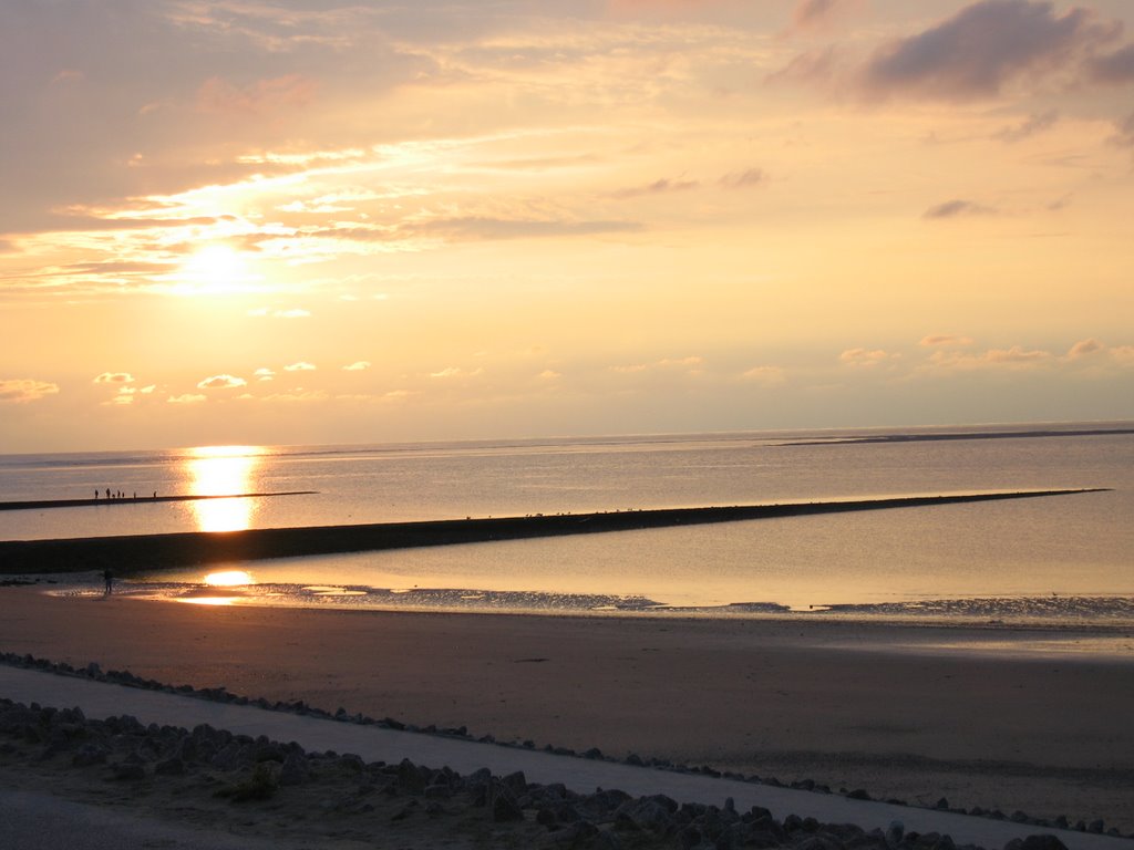 Sonnenuntergang auf Baltrum by Thomas Mekota