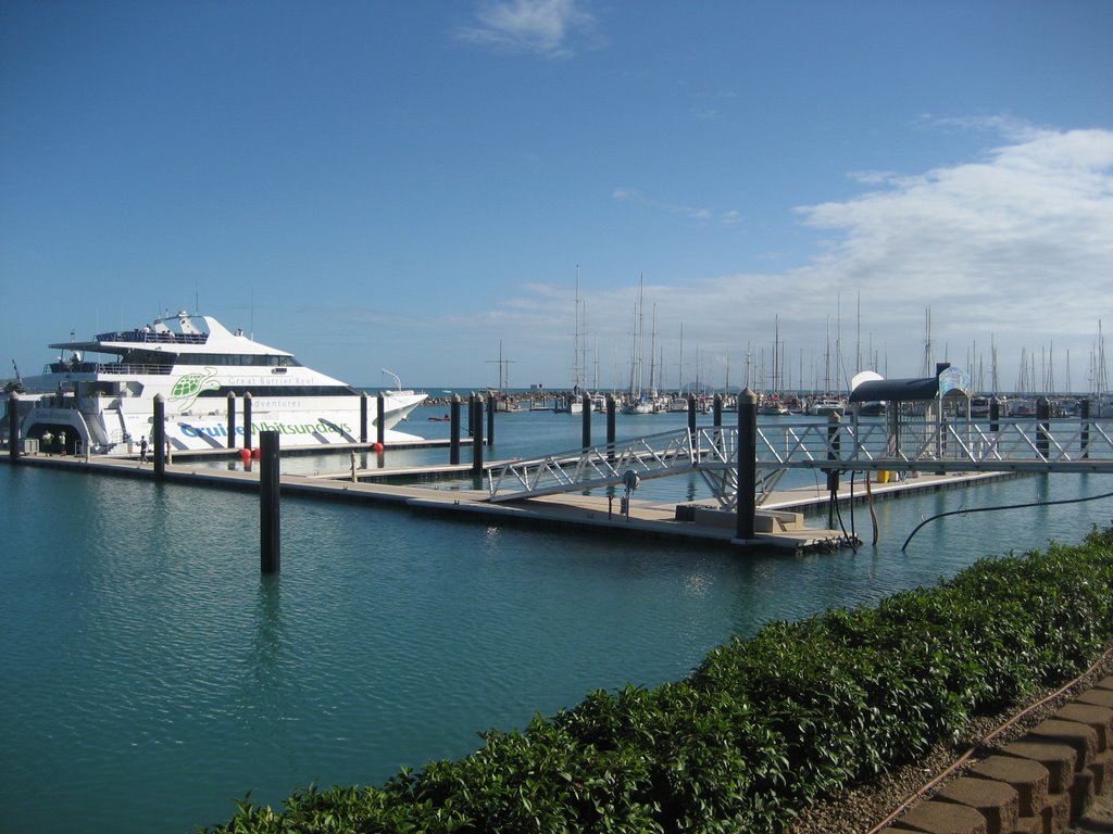 Airlie Beach Marina by gfairweather