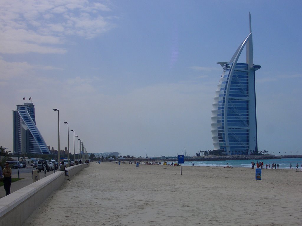 Jumeirah Beach by euryoekie