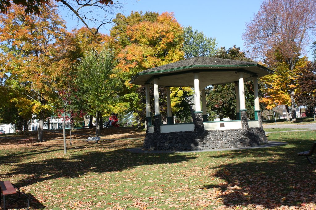 Town Hall Gazebo by oldman124