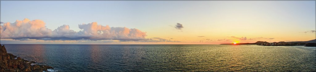 Panoramo Costa del Silencio just before sunset by Wim Janssen