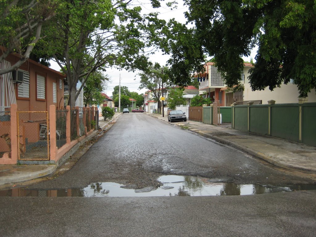 Barriada Esperanza - facing west by Aneudi Velez