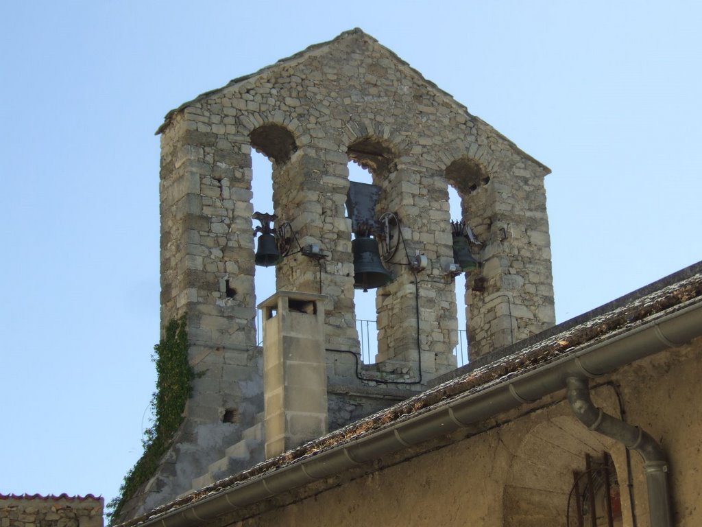 Lurs, Glockenturm der Kirche by RDZfds