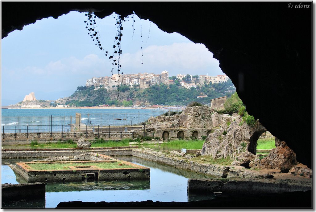 Sperlonga dalla grotta -- © edonx by edonx 2