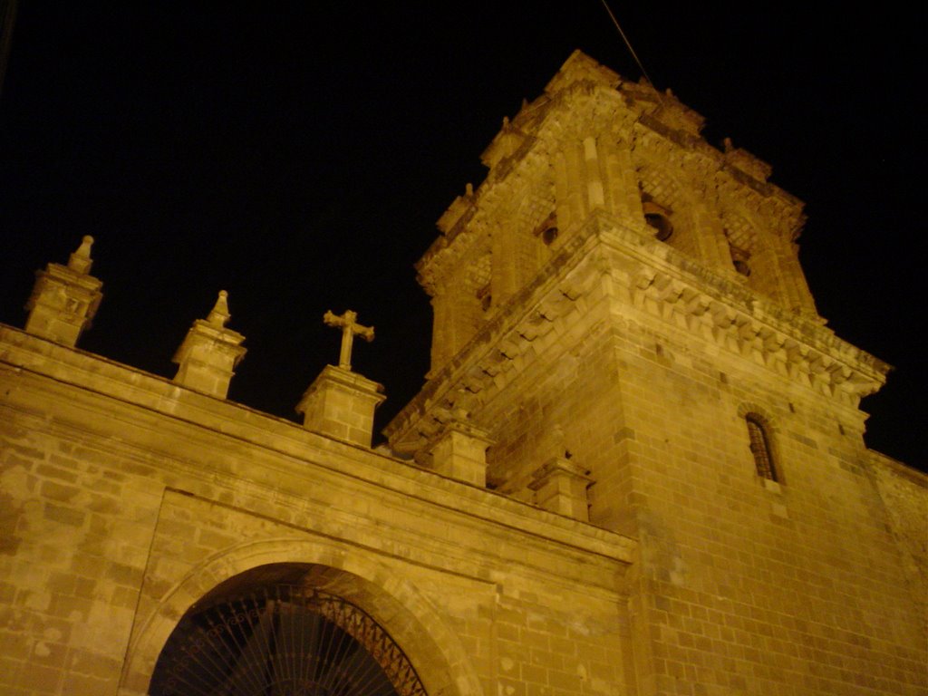 Torre de La Merced de noche by Luis Garrido Cabrera