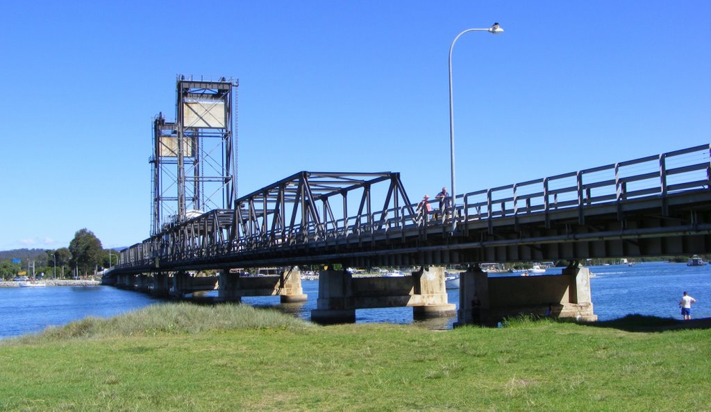 The Clyde River Bridge by Alan Farlow