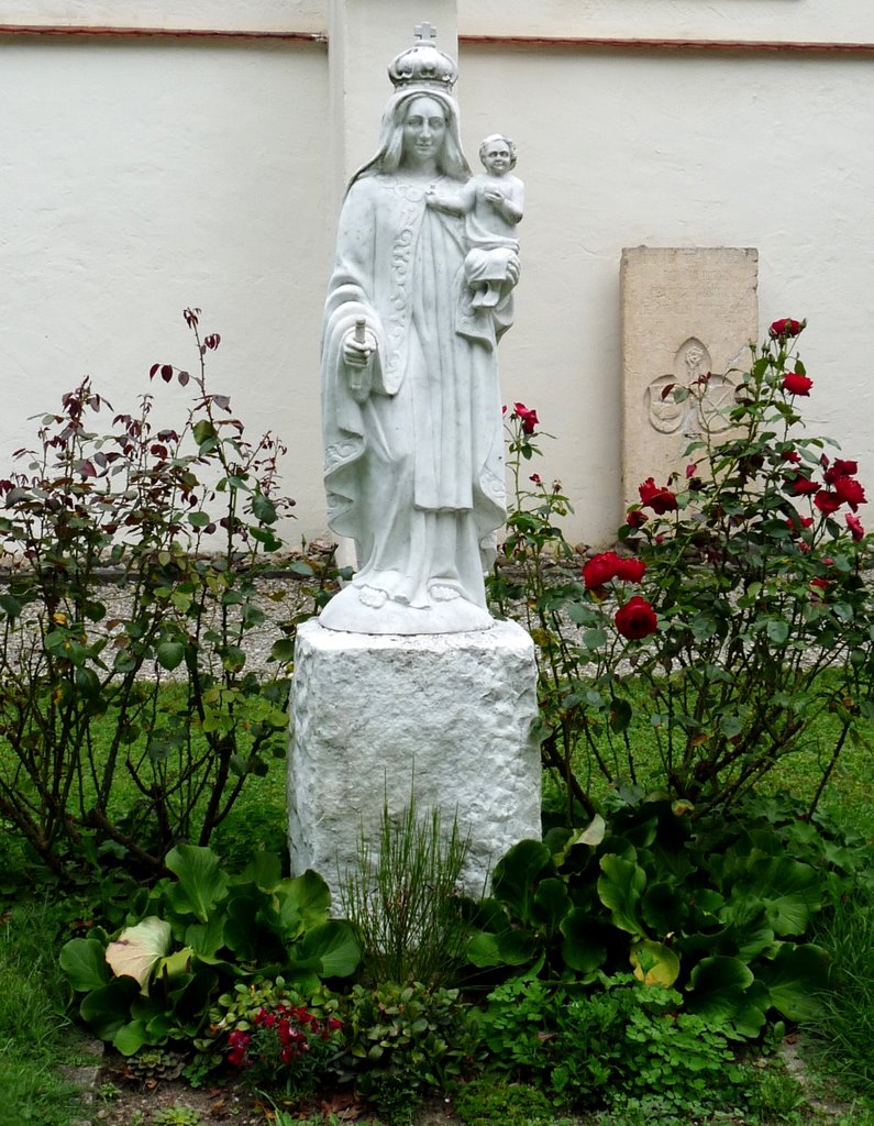 Gutenzell - Denkmal Patrona Bonae Cellae im Klostergarten by mimi.handorf