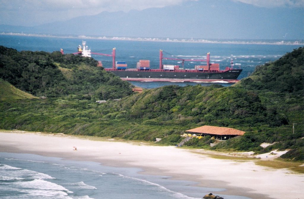 Ship entering Ilha do Mel. ©JucaLodetti by Juca Lodetti