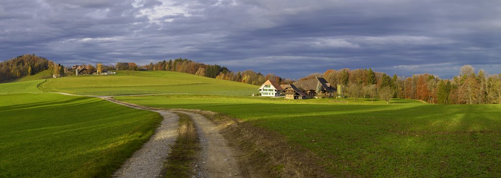 Zimmerberg und Neuhus oberhalb Oberburg by fotospring