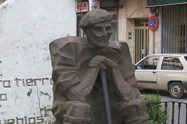 A ti, hortelano, hombre fertil, pedazo de esta tierra y a tu trabajo que crea pan y engendra pueblos. (anterior a agosto 2007) by Jose Manchego