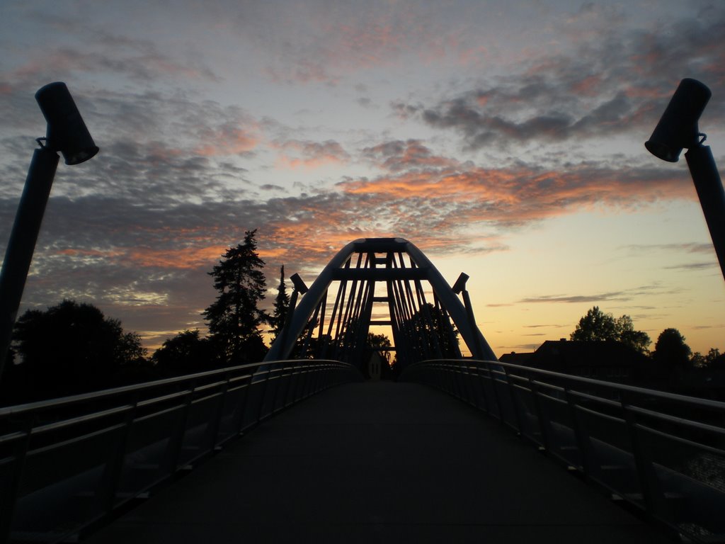 Fußgängerbrücke by H-Koch