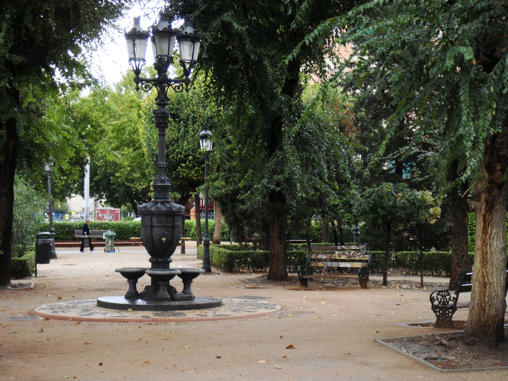 Granada: Plaza Fontiveros by Mari Cruz M.