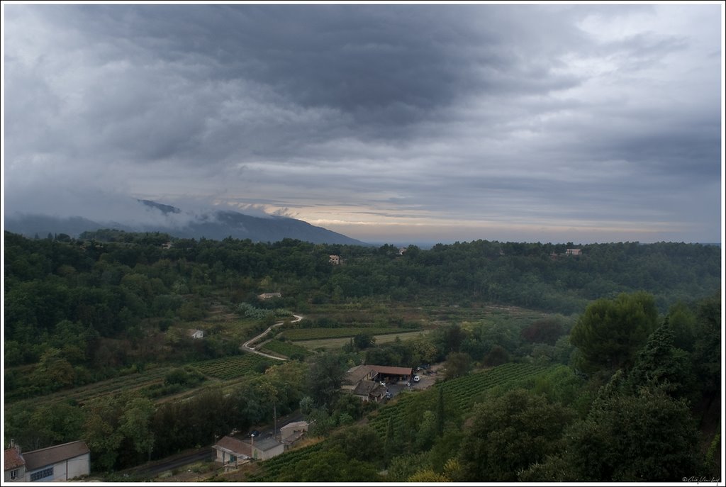 Sept. 2009 - Ménerbes - Blick über den Luberon by Gutzemberg